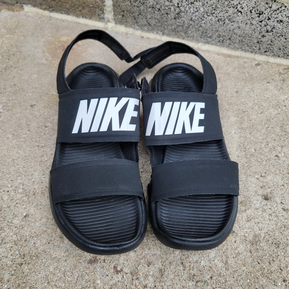 Nike Black White Logo Strap Tanjun Sandals Womens 6 - Picture 6 of 14